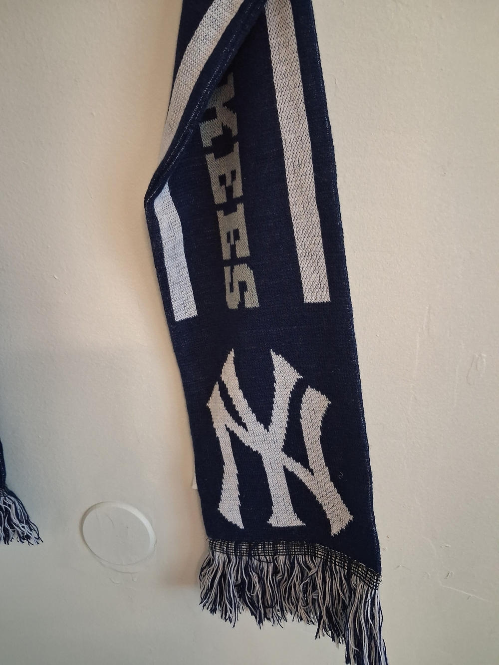 Forever Collectibles Navy and White Knit Team Scarf